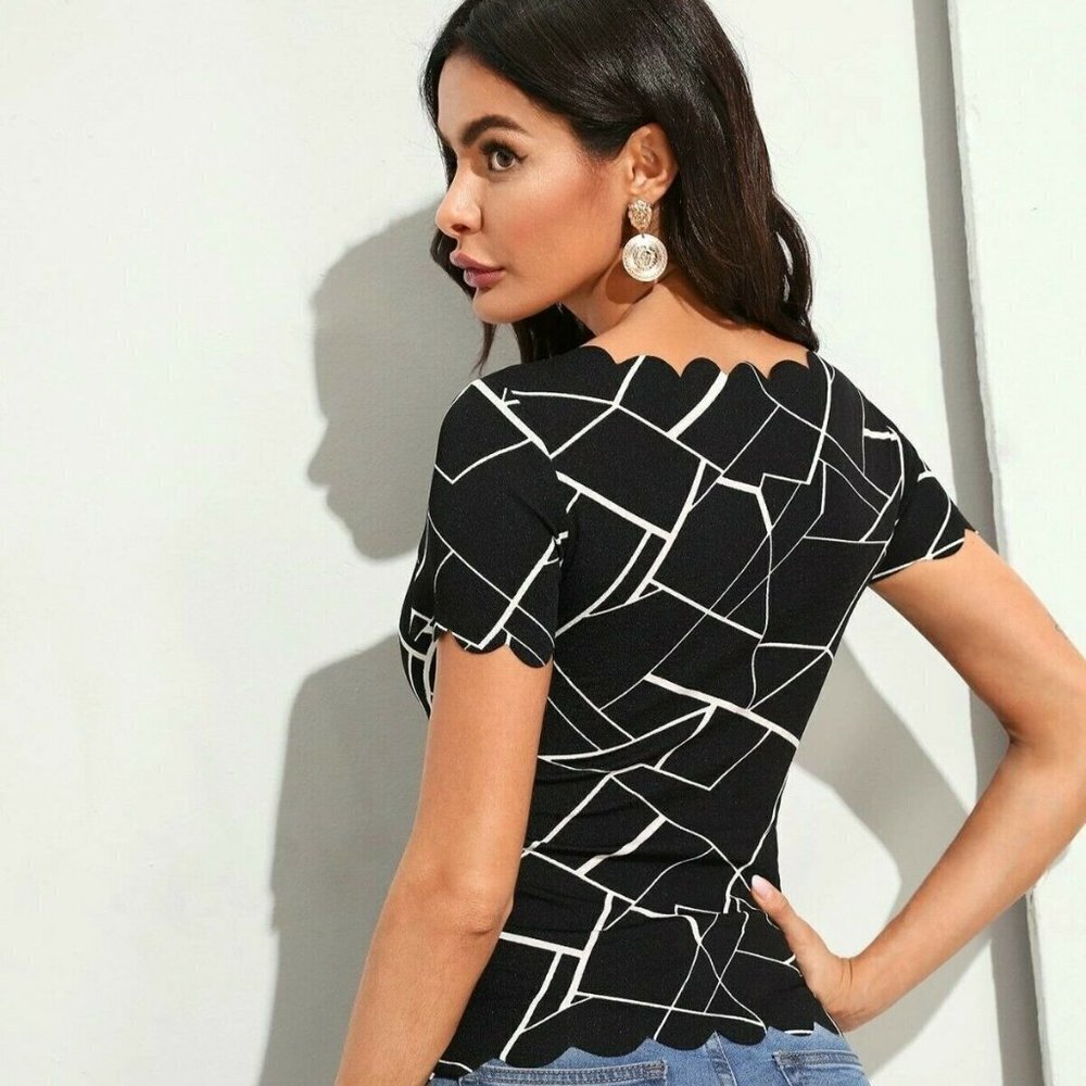 NWOT Womens  Geometric Print Shirt RUFFLES BLACK - Picture 2 of 5